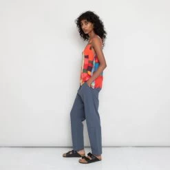 Barrel Trousers Women's - Dusty Blue Canvas -Folk Shop PRODUCT SLOT 3 921651 6C9EBFC92CBC166DC5549507C9F777E6FB27BB4AEEC7C8F13A98333703A8E4292CB3DA20DFDD7D11082A43403D4EFCE3607A14E27A2E53396F2093A97EA3D545