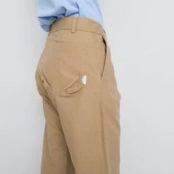 Barrel Trousers Women's - Caramel Ripstop -Folk Shop PRODUCT SLOT 4 921650 6C9EBFC92CBC166DC5549507C9F777E6FB27BB4AEEC7C8F13A98333703A8E4292CB3DA20DFDD7D11082A43403D4EFCE3607A14E27A2E53396F2093A97EA3D545