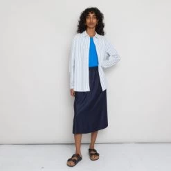 Full Seam Skirt Women's - Navy Light Poplin -Folk Shop PRODUCT SLOT 4 921663 6C9EBFC92CBC166DC5549507C9F777E6FB27BB4AEEC7C8F13A98333703A8E4292CB3DA20DFDD7D11082A43403D4EFCE3607A14E27A2E53396F2093A97EA3D545