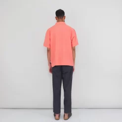 Gabe Shirt - Coral Linen Grid -Folk Shop PRODUCT SWATCH 895978 6C9EBFC92CBC166DC5549507C9F777E6FB27BB4AEEC7C8F13A98333703A8E4292CB3DA20DFDD7D11082A43403D4EFCE3607A14E27A2E53396F2093A97EA3D545